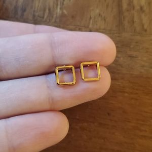 NWOT 7mm Tiny Gold Square Studs